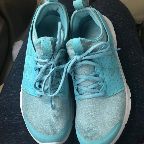 light blue under armour shoes